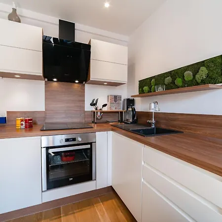 Superb Bright Apartment
